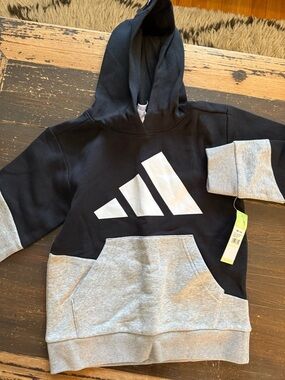 adidas Black & Gray Colorblock Logo Kids Hoodie size small 8